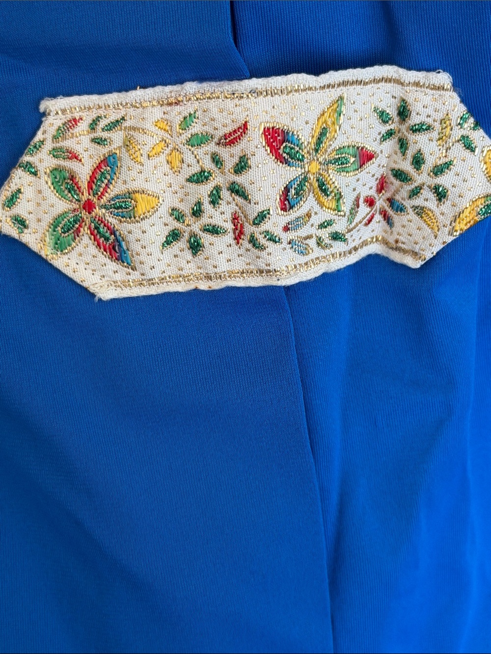 Bright Blue Tunic with Floral Toggle Accents vibes beater nylon small/Med 1960’s - Picture 5 of 8